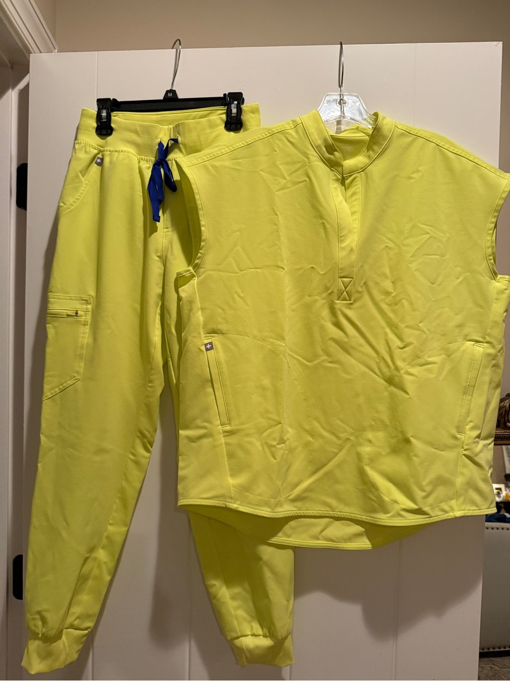 Figs Serving Lime Rafaela Top (xxs) & Jogger Pants (xsp)Set with Blue Drawstring